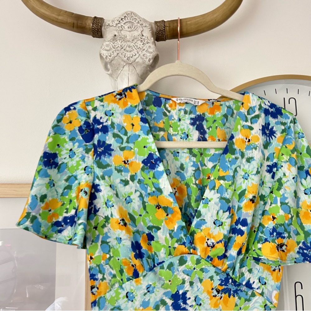Stradivarius Blue Green Floral Mini Dress XS V-Neck Flutter Sleeve Summer - Picture 3 of 6